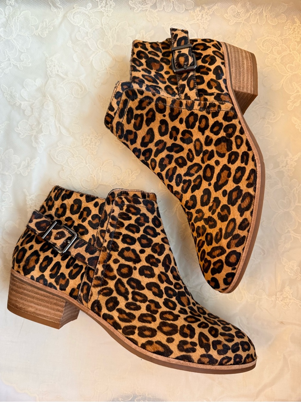 Gianni Bini Leopard Print Torloni Ankle Boots Stacked Heel Black & Congac 8.5 - Picture 2 of 14